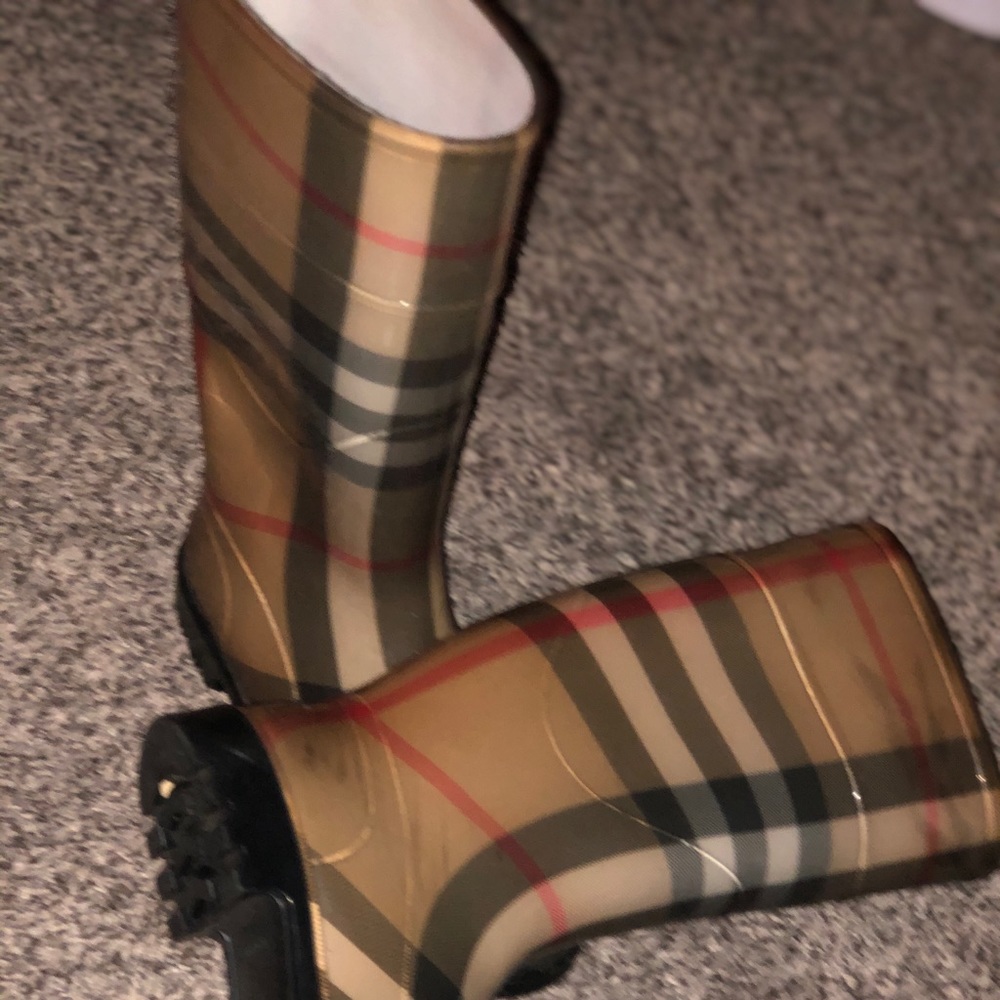 Boots - Picture 3 of 4